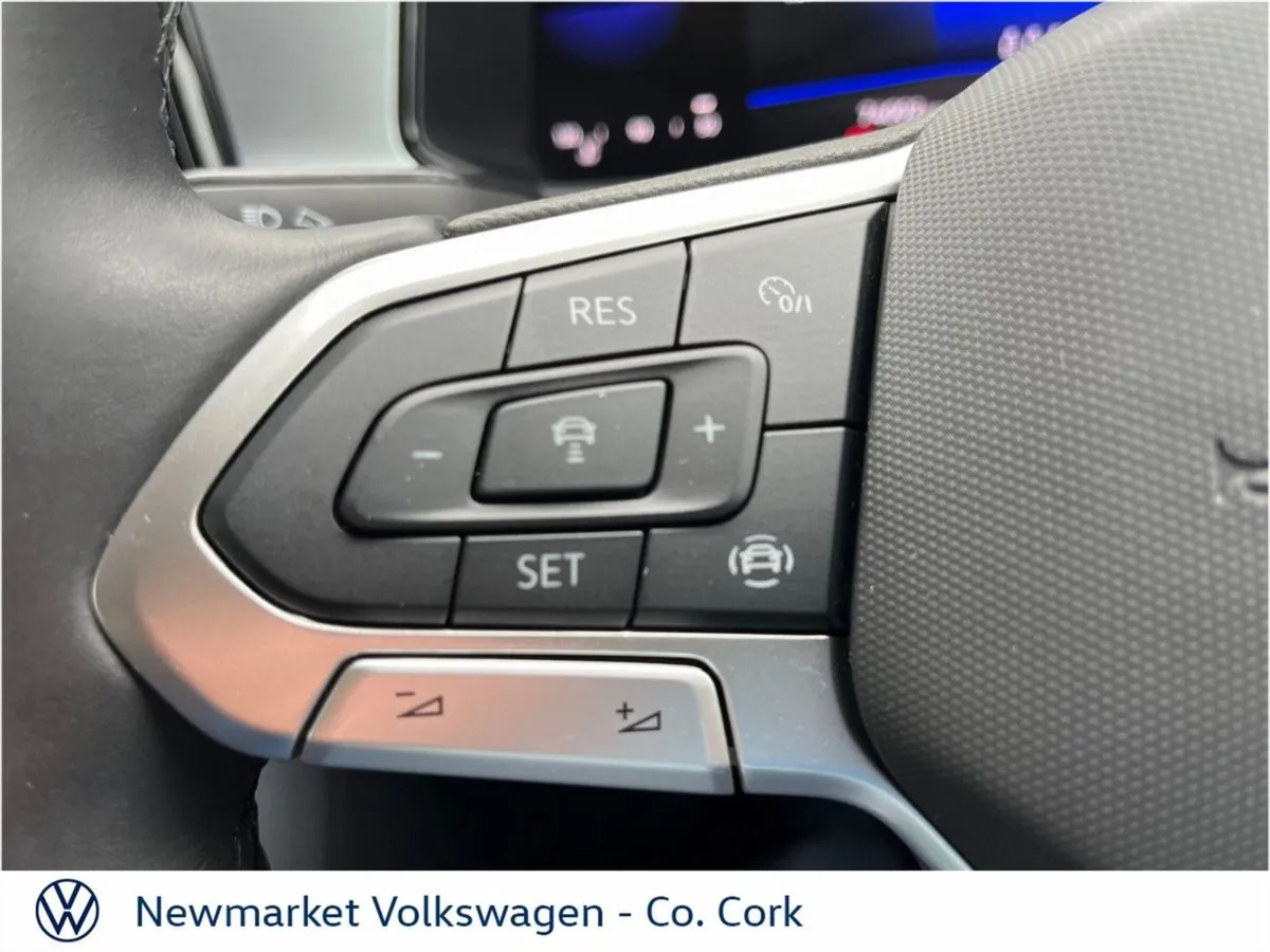 Volkswagen T-Roc 2.0tdi 116BHP Life Rear View Cam - Image 4