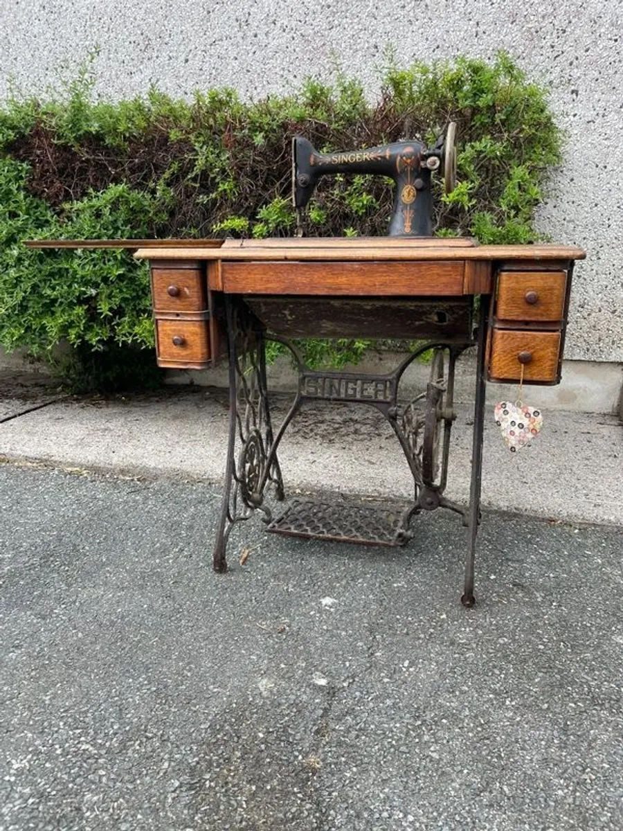 singer sewing machine - Image 2