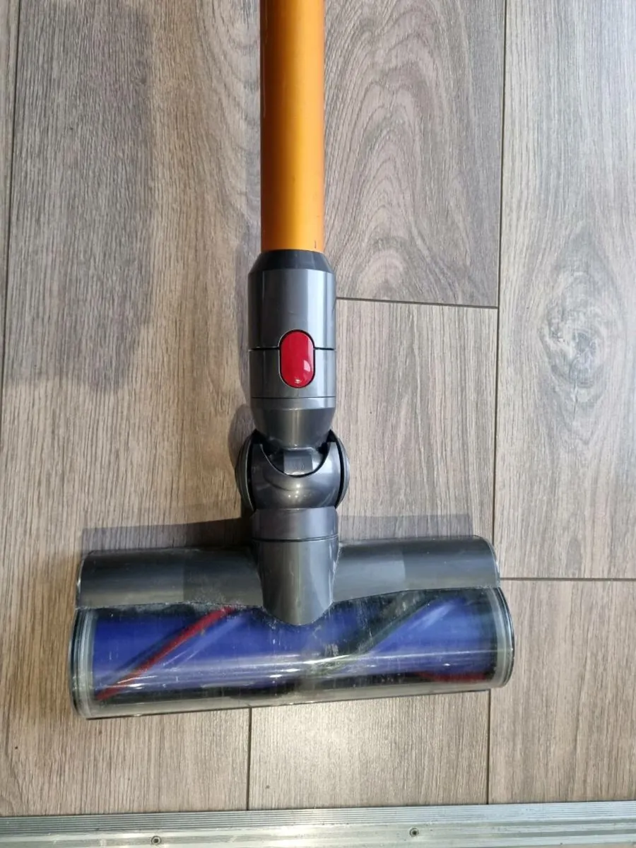 Dyson vacuum - Image 3