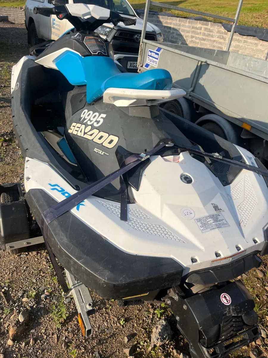 Jet ski - Image 2