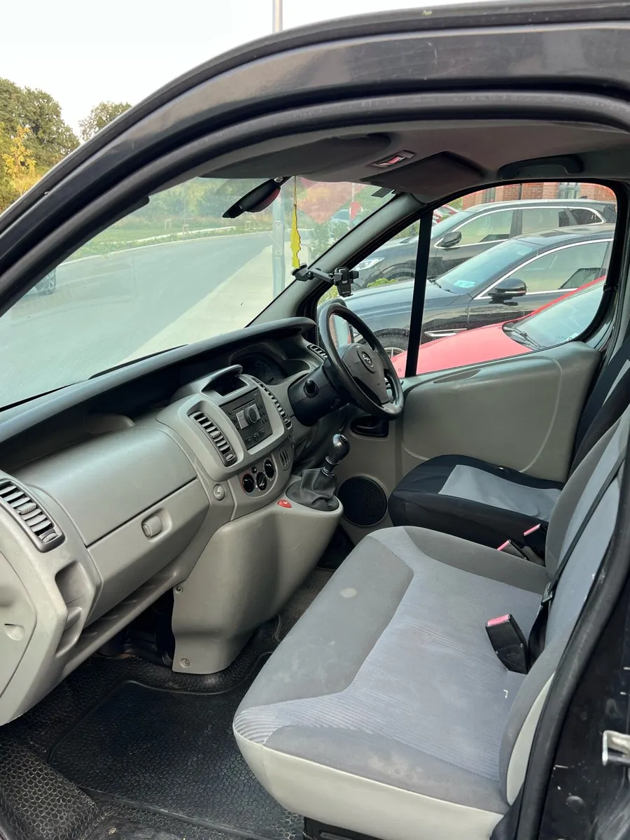 Opel Vivaro 2007, 2.0TDI - Image 3