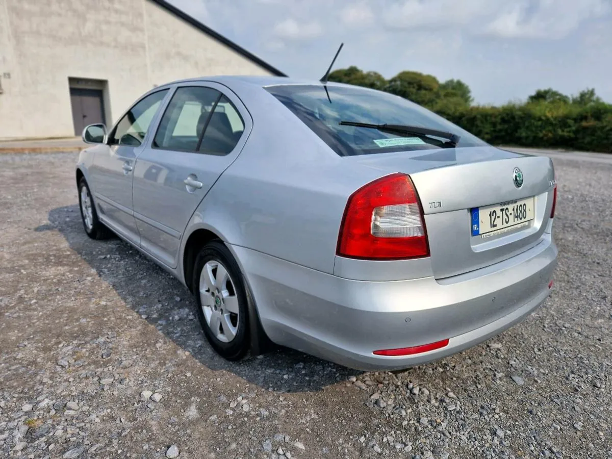 2012 Skoda octavia 1.6tdi Highline ** - Image 3