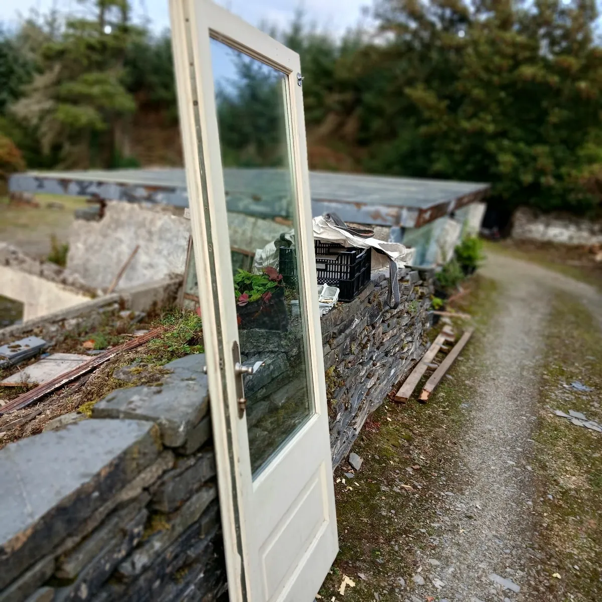 Door and windows - Image 2