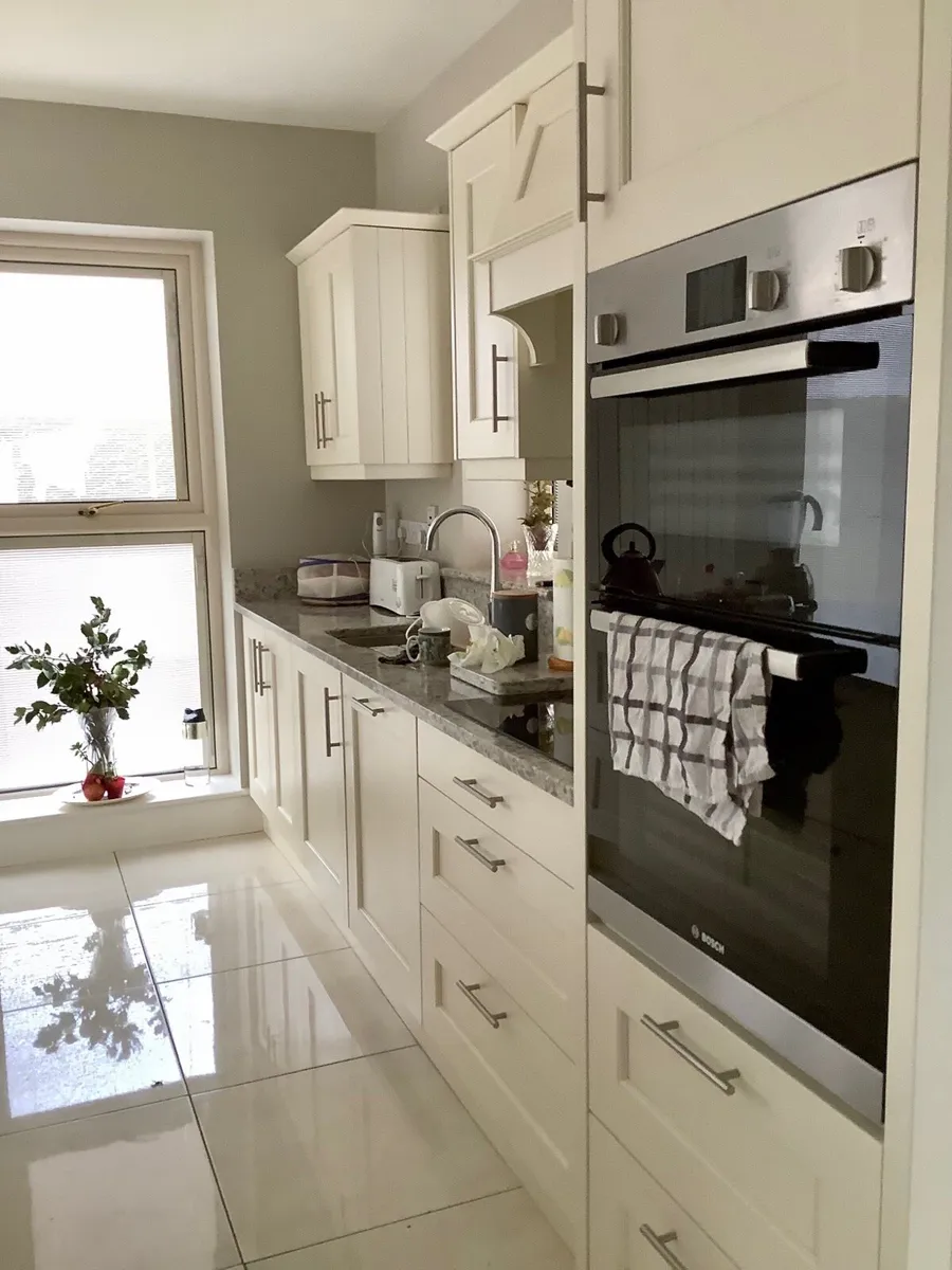 Ivory Kitchen & Quartz Worktop - Image 1