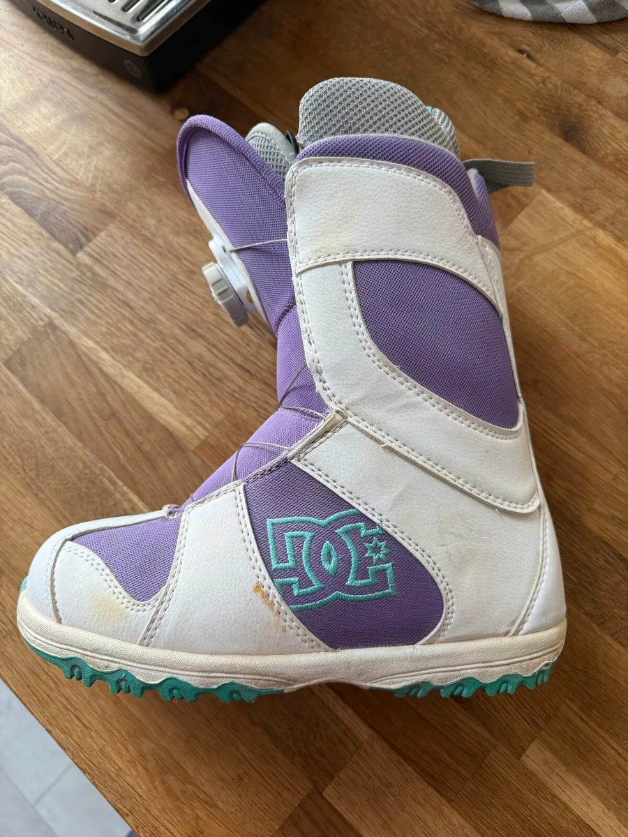 DC snowboarding boots (women’s) - Image 1