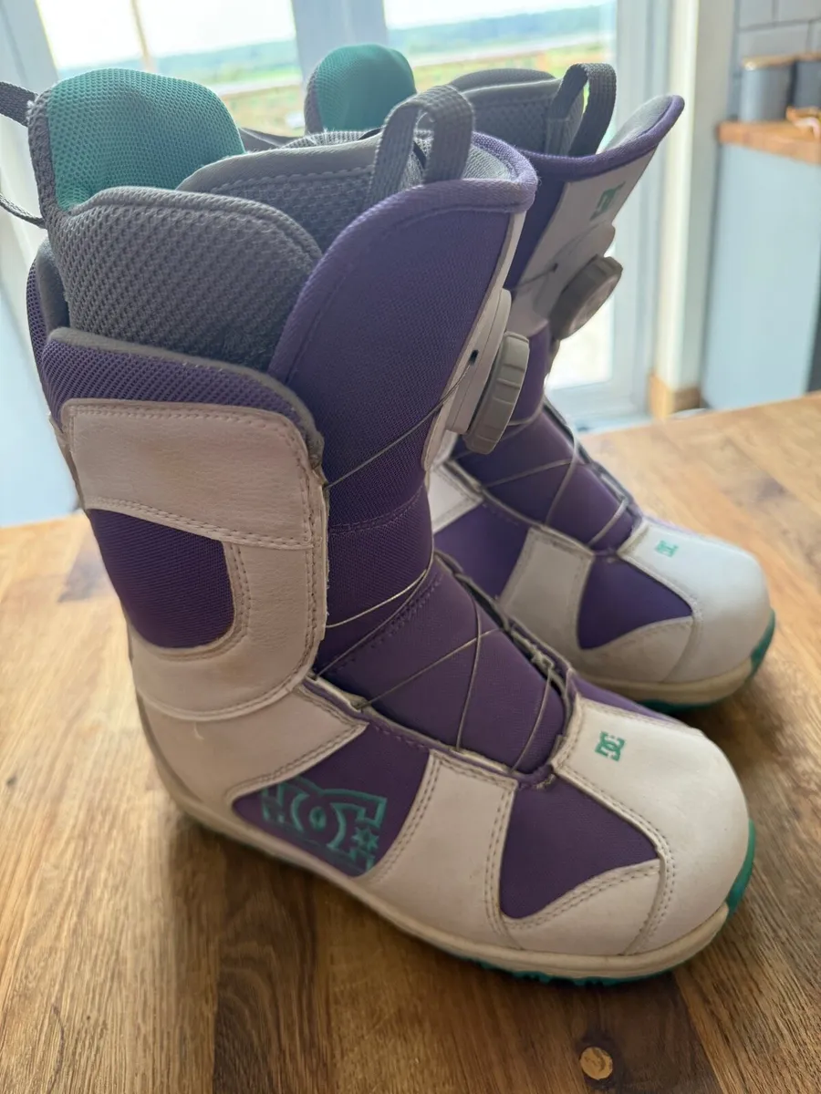 DC snowboarding boots (women’s) - Image 3