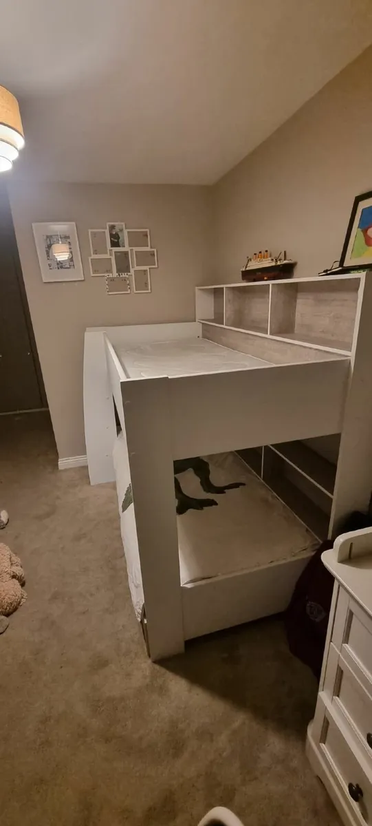 Kids bunk beds with 2 mattresses - Image 3