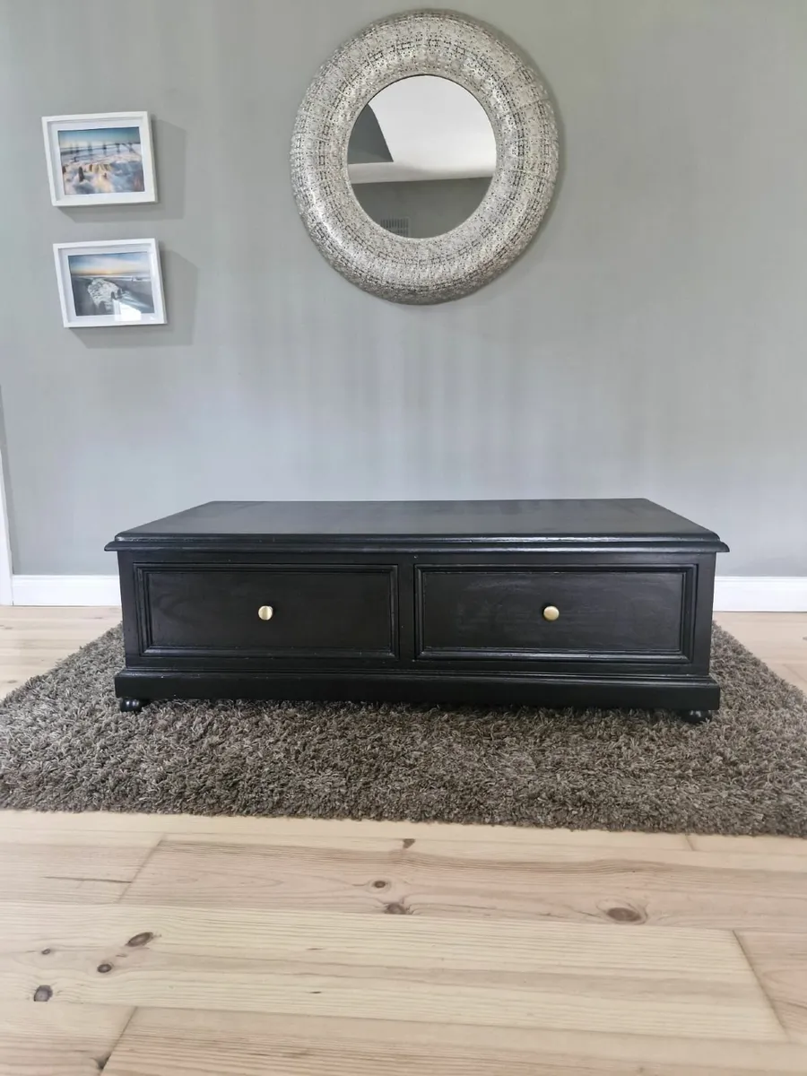 Coffee/side table - Image 1