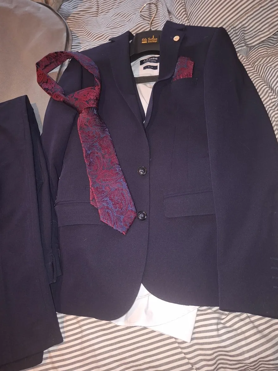 Debs suit - Image 1