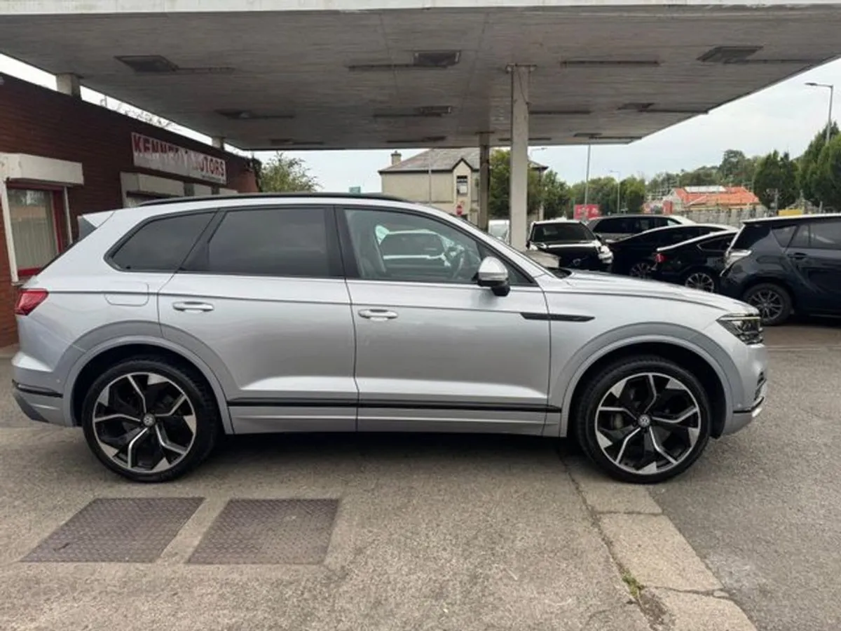 Volkswagen Touareg D LE 3.0tdi 4M 286HP 5DR Auto - Image 2