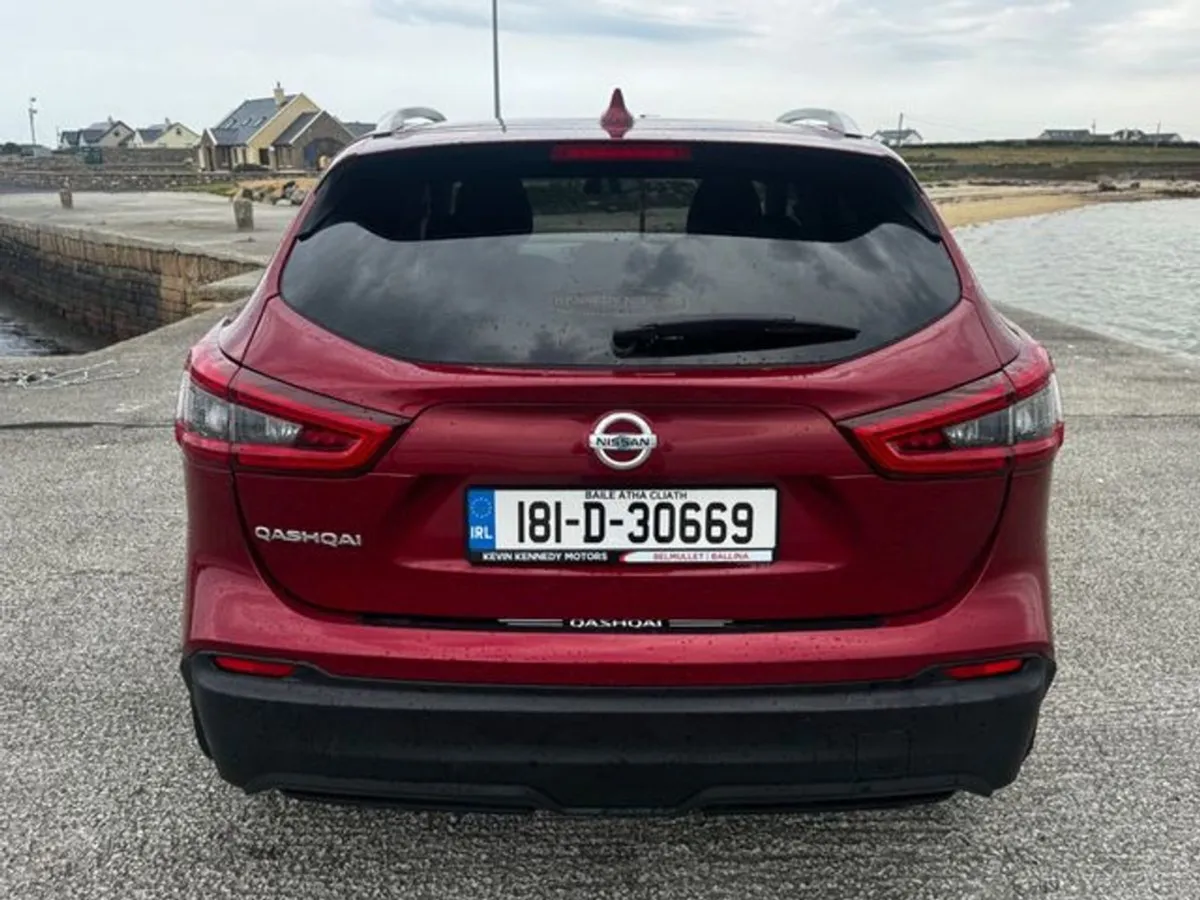 Nissan QASHQAI 1.5 SV 18 4DR - Image 4