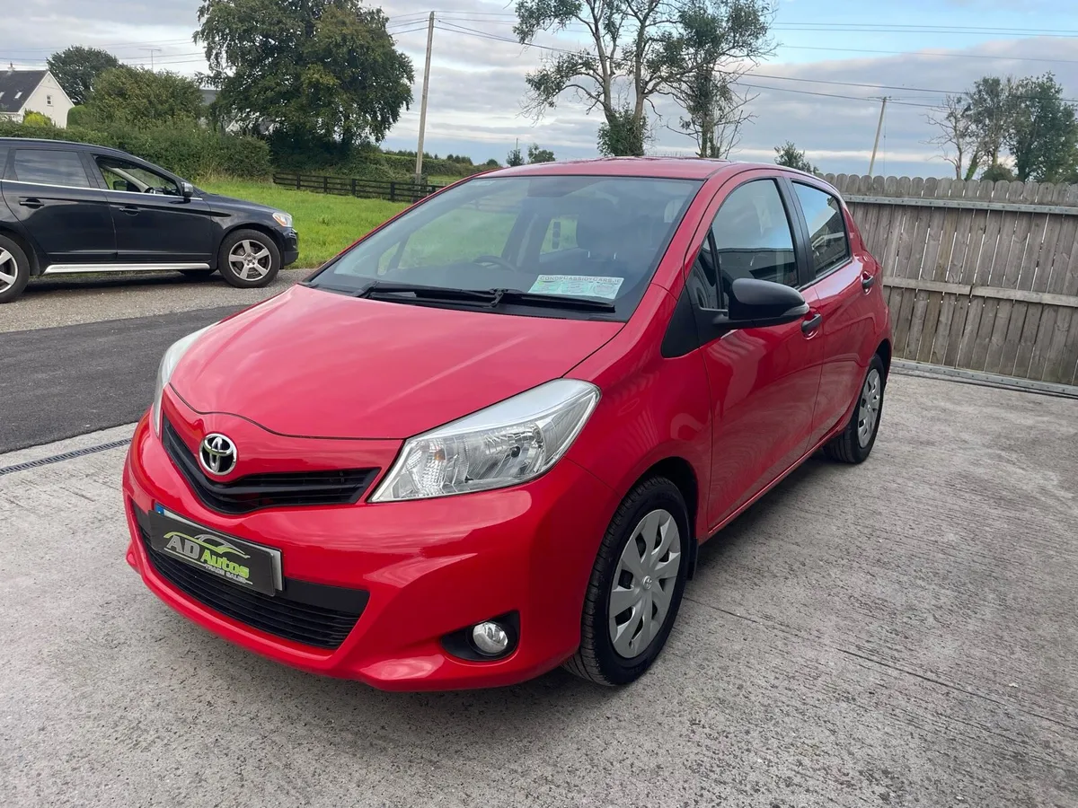 Toyota Yaris LIKE NEW - Image 2