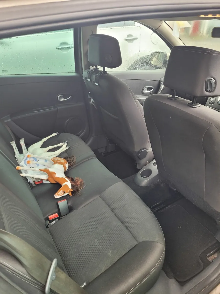 Renault Clio 2009 - Image 2