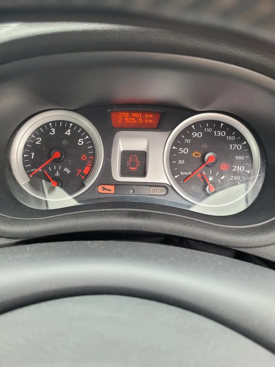 Renault Clio 2009 - Image 4