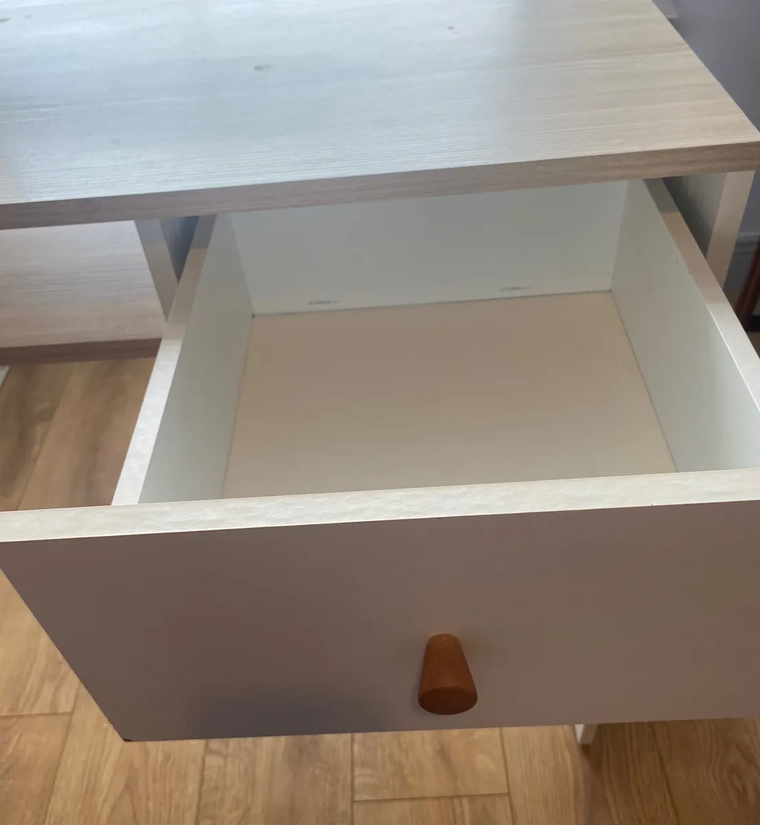 Children’s Desk/Dressing table - Image 4