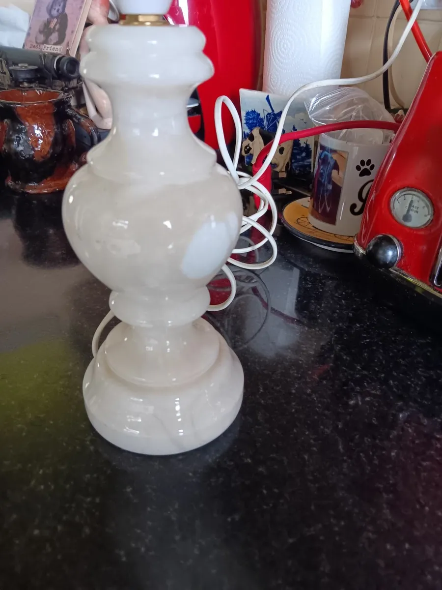 Alabaster lamp - Image 1