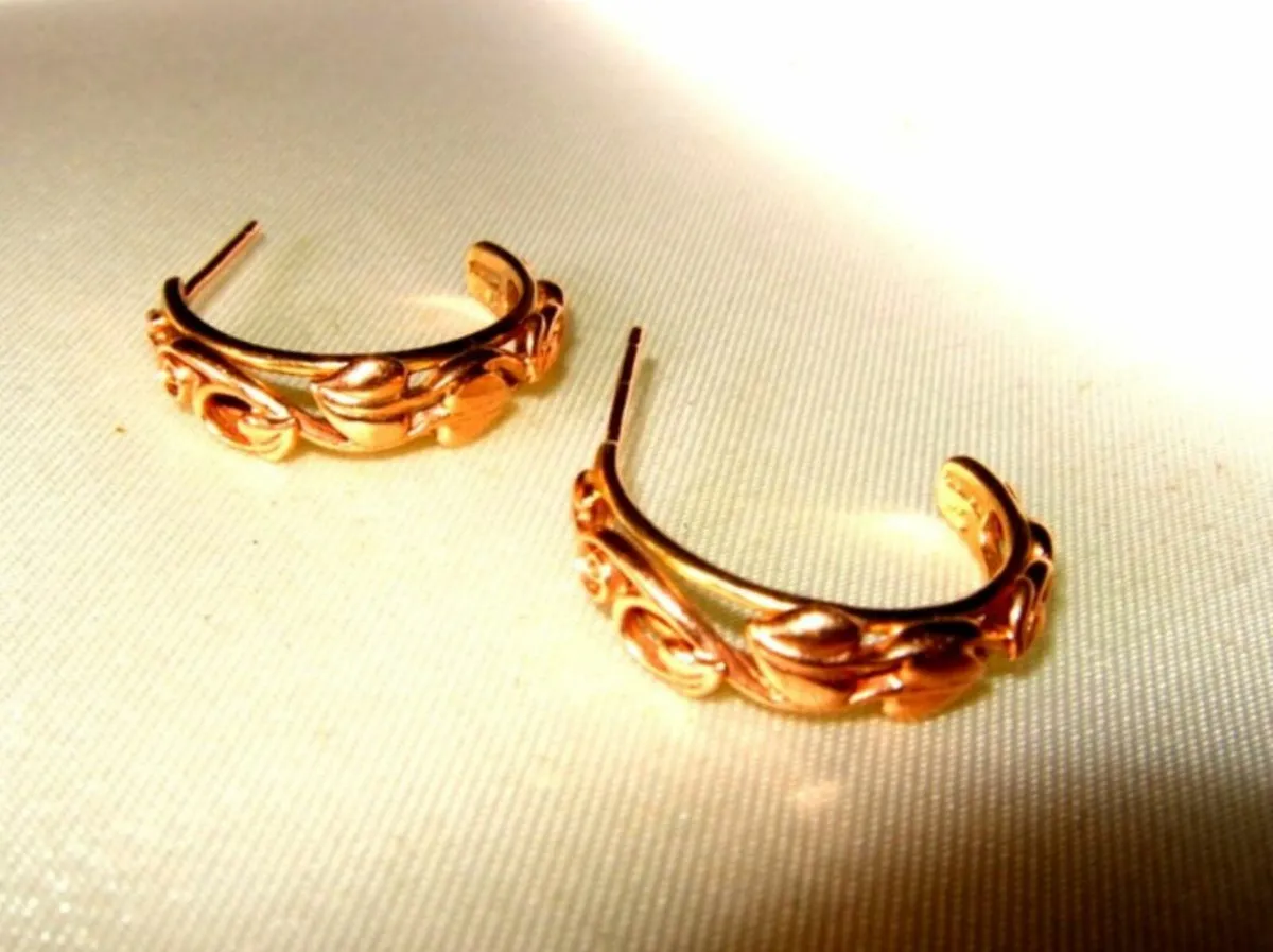Vintage Hallmarked 9ct Gold Harrods Hoop Earrings - Image 4