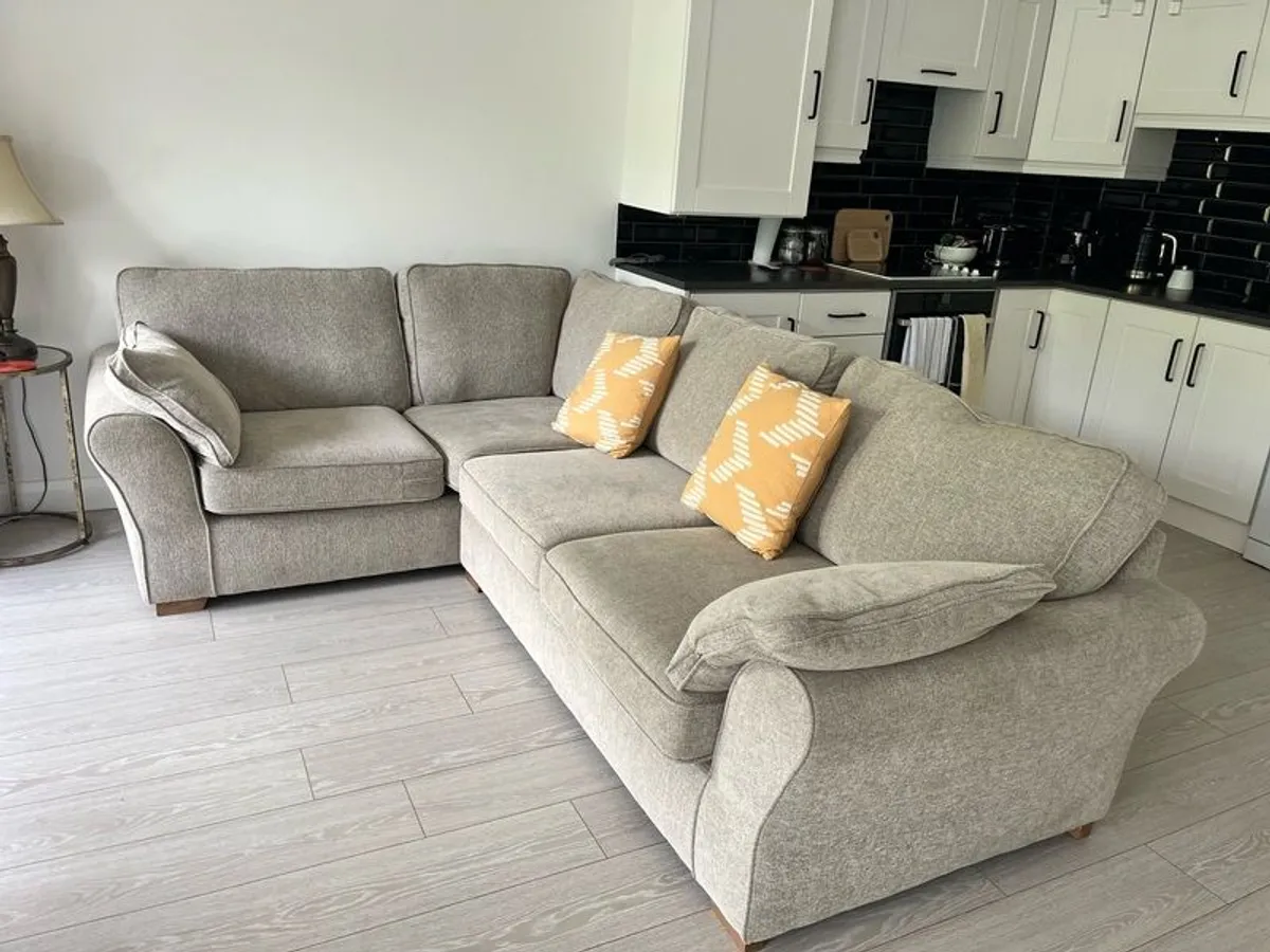 corner sofa - Image 1