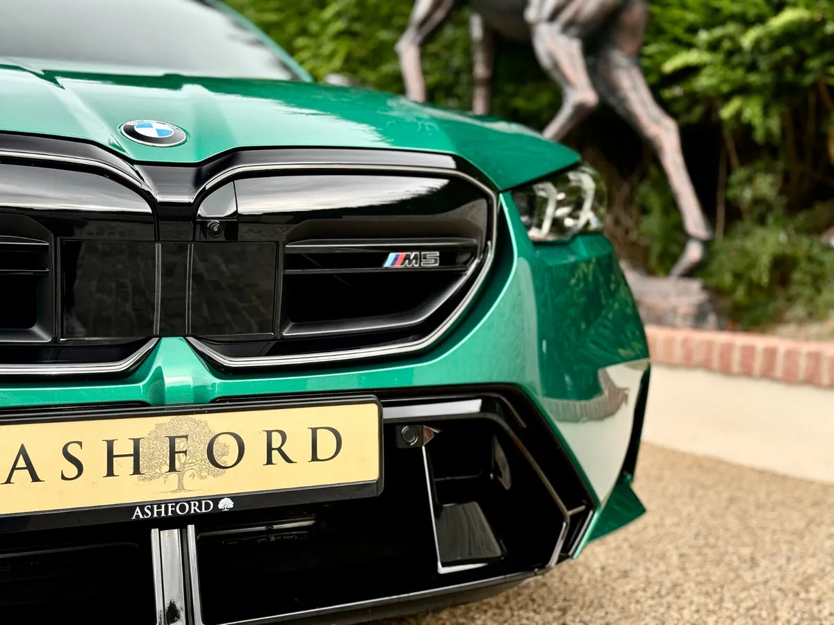 252 M5 TOURING 4.4 V8 HYBRID 727BHP - Image 3