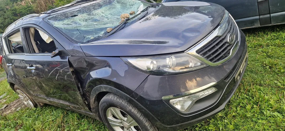 Kia sportage breaking - Image 1