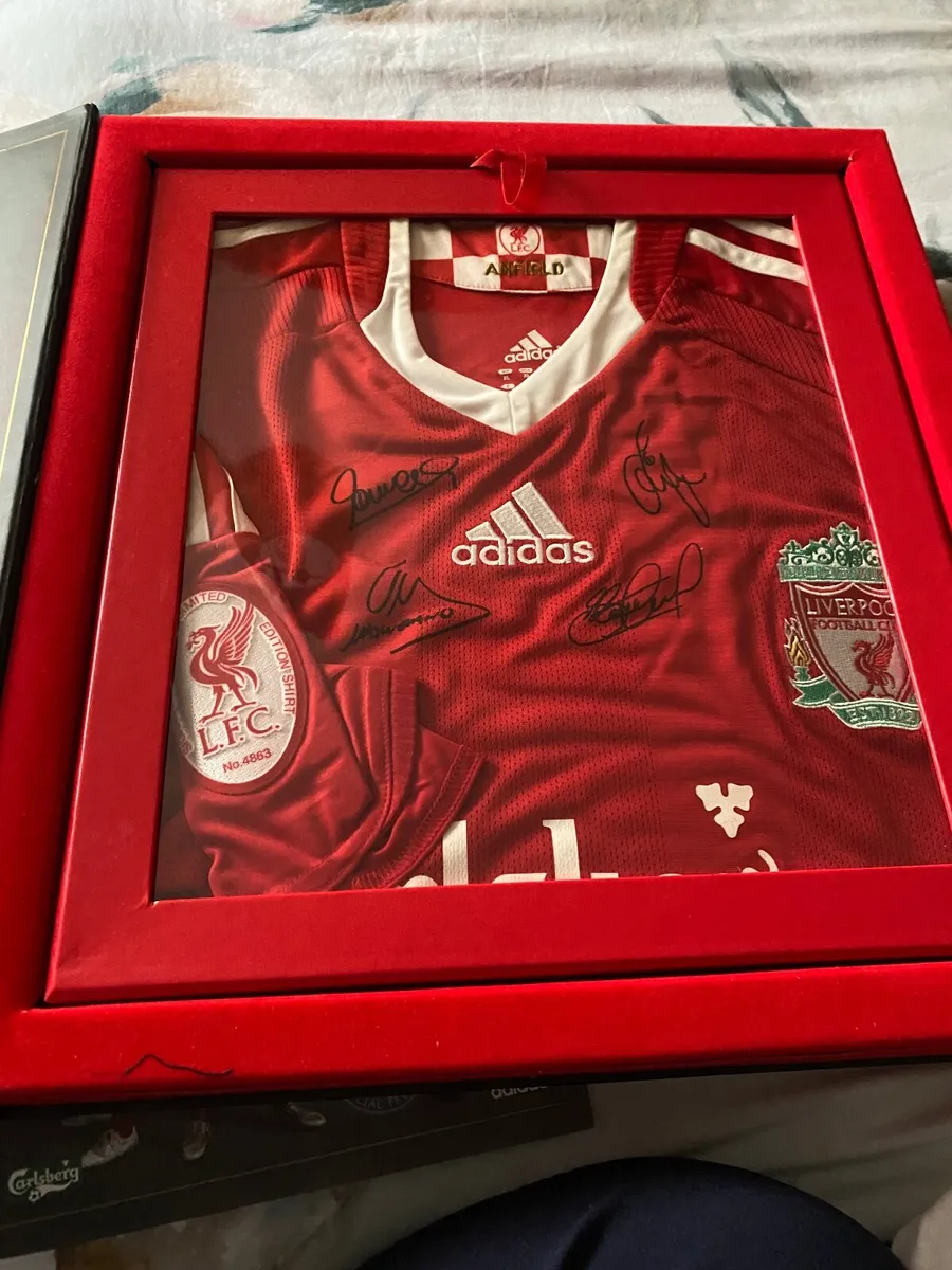 Liverpool 08/09 home shirt signed and boxed - Image 2