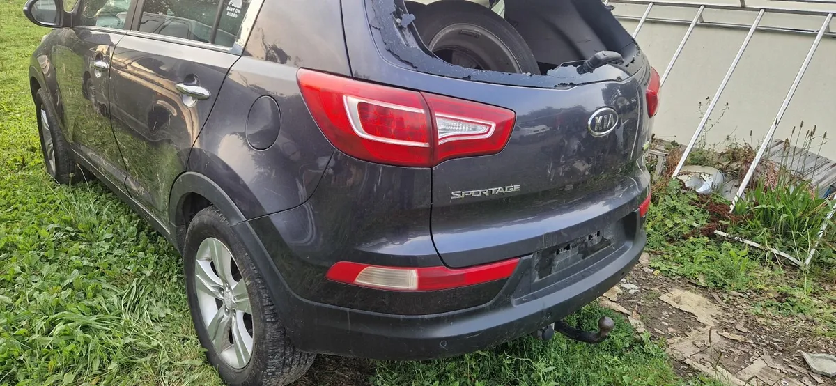 Kia sportage breaking - Image 3