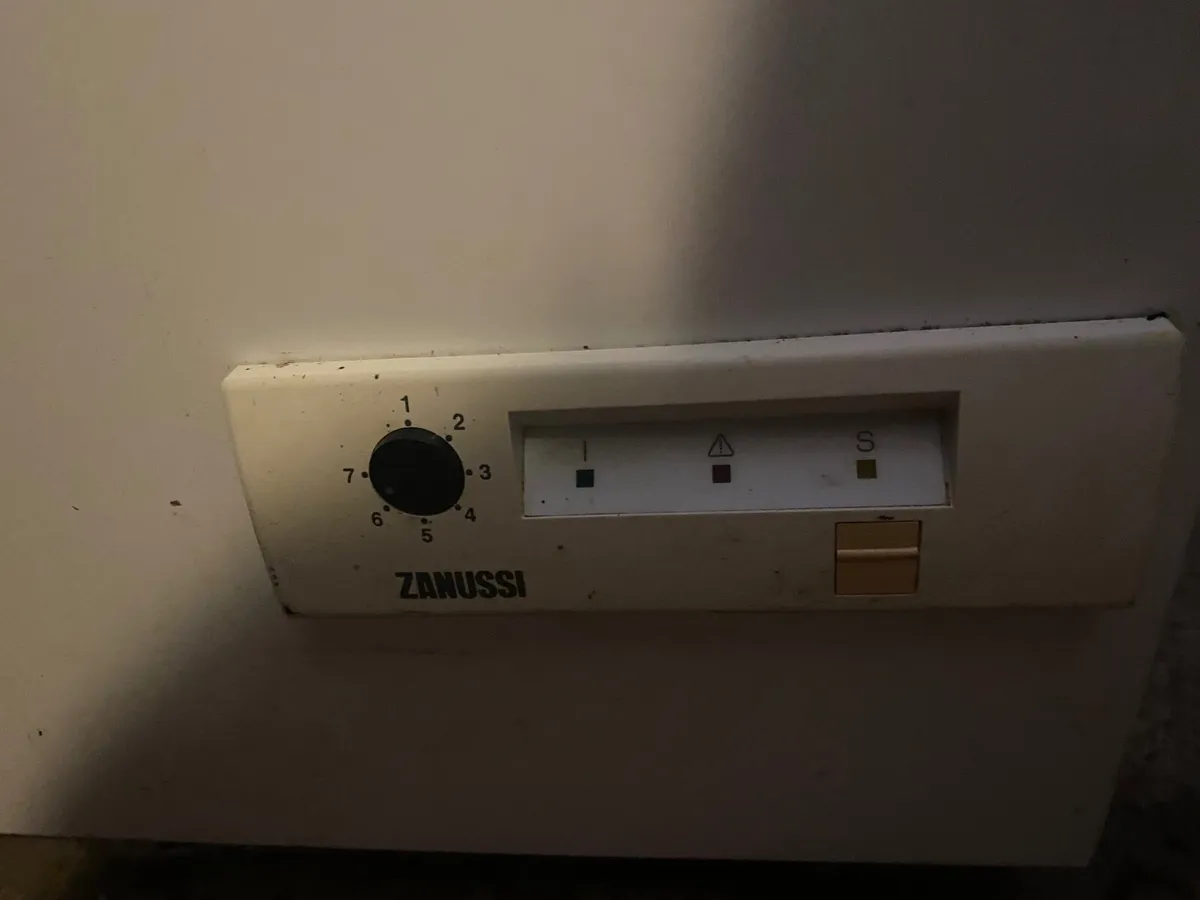 Chest Freezer - Image 3