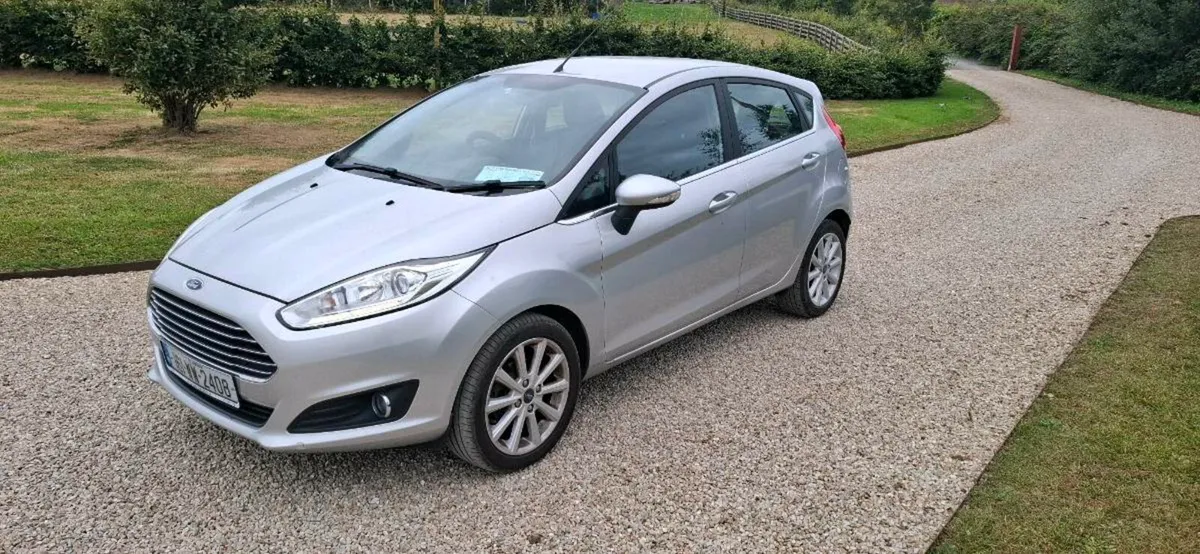 Ford fiesta top spec nct & taxed - Image 2