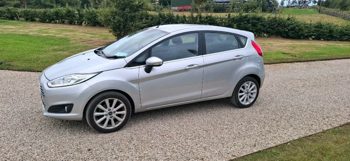 Ford fiesta top spec nct & taxed - Image 1