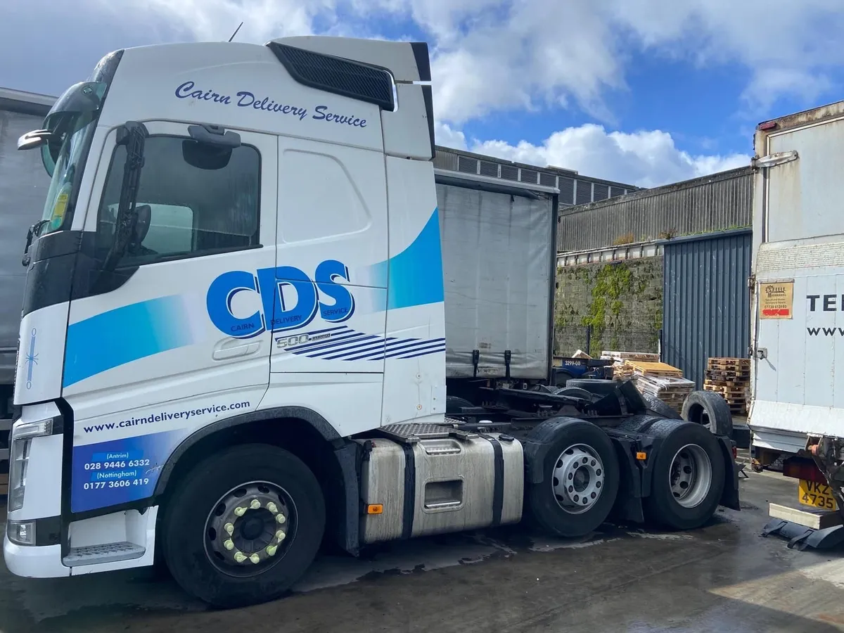 2017 Volvo FH500 6x2 - Image 2