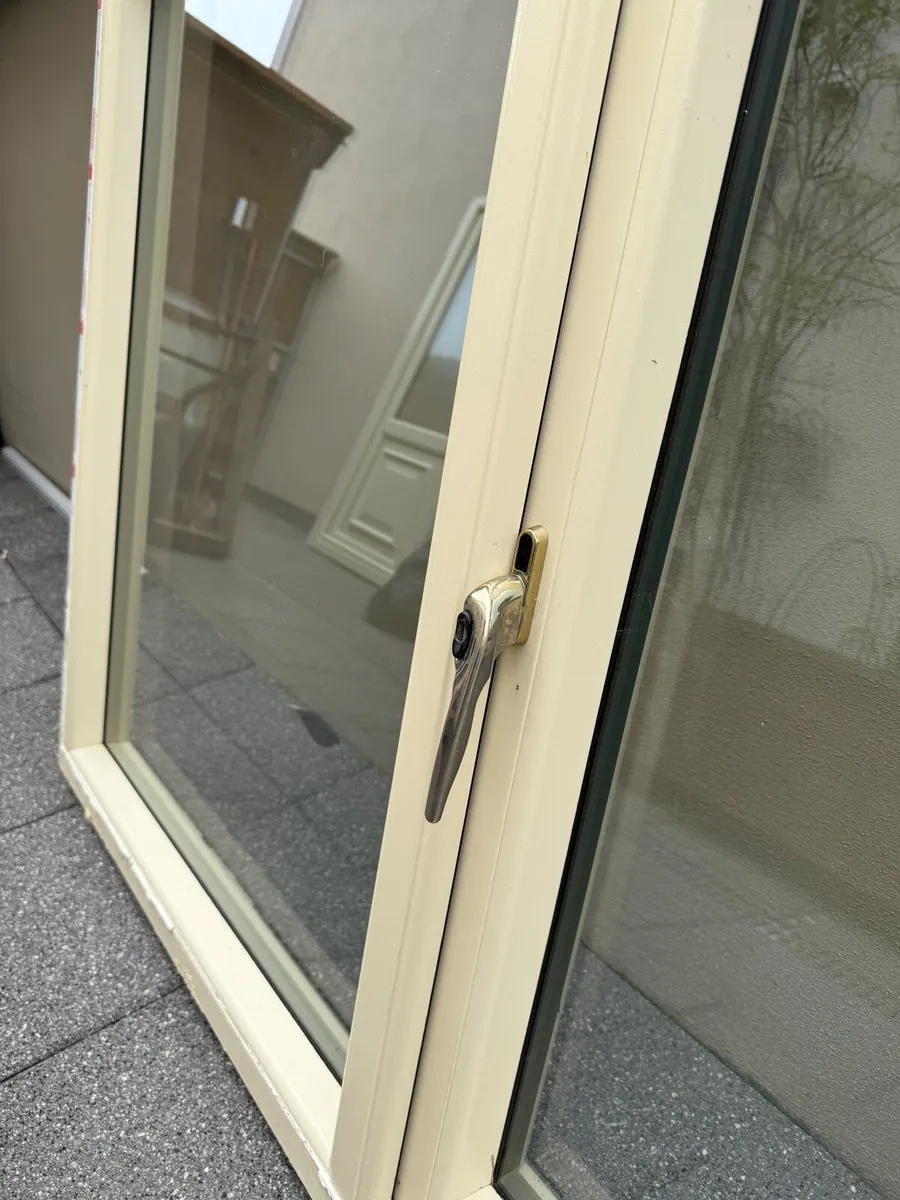 Window for sale - Image 2