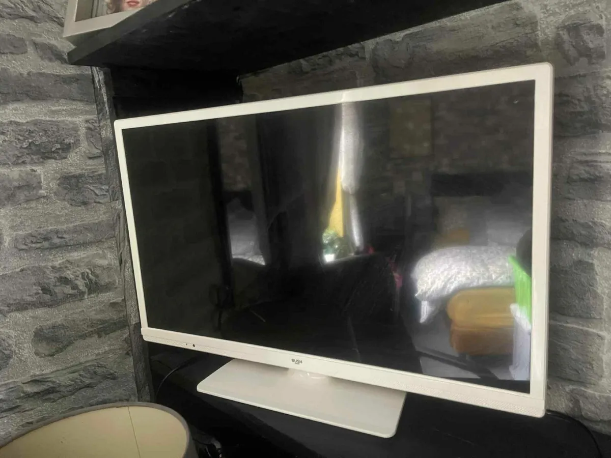 bush tv=dvd combi - Image 1