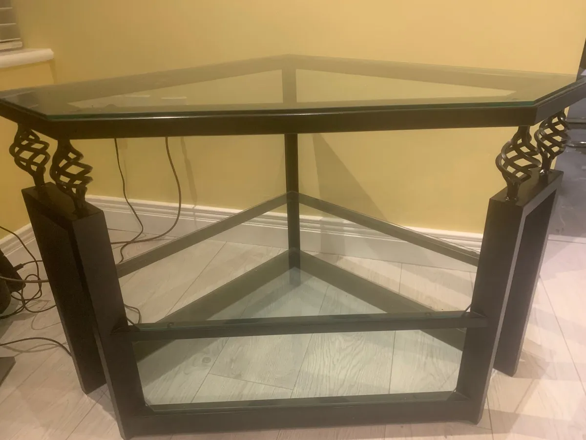 TV Unit - Image 1