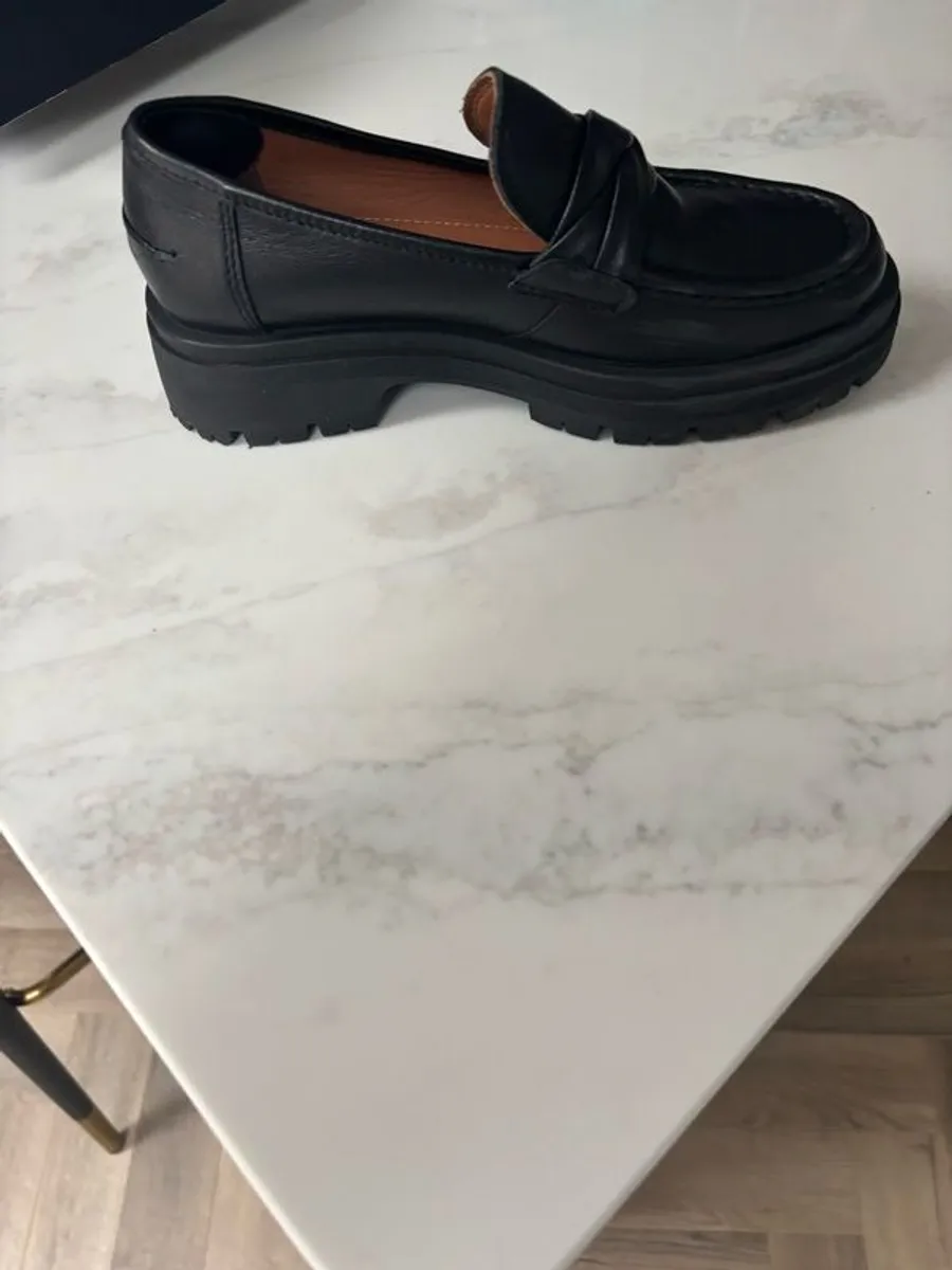 shoes - Image 1