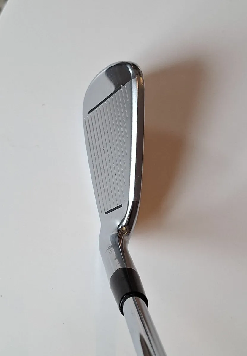 Taylor Made RSi2 irons. 3i-PW. RH. Pristine! - Image 1