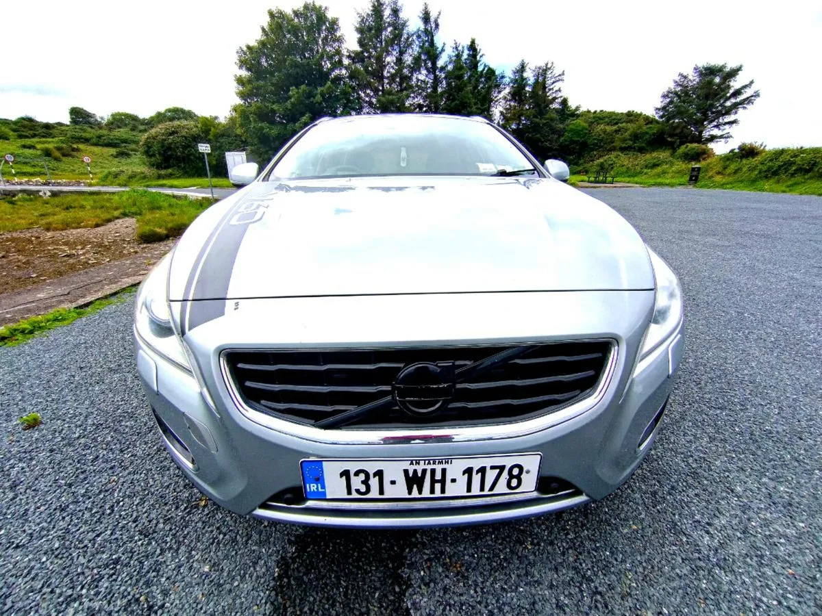 Volvo v60 hybrid diesel limited edition - Image 3
