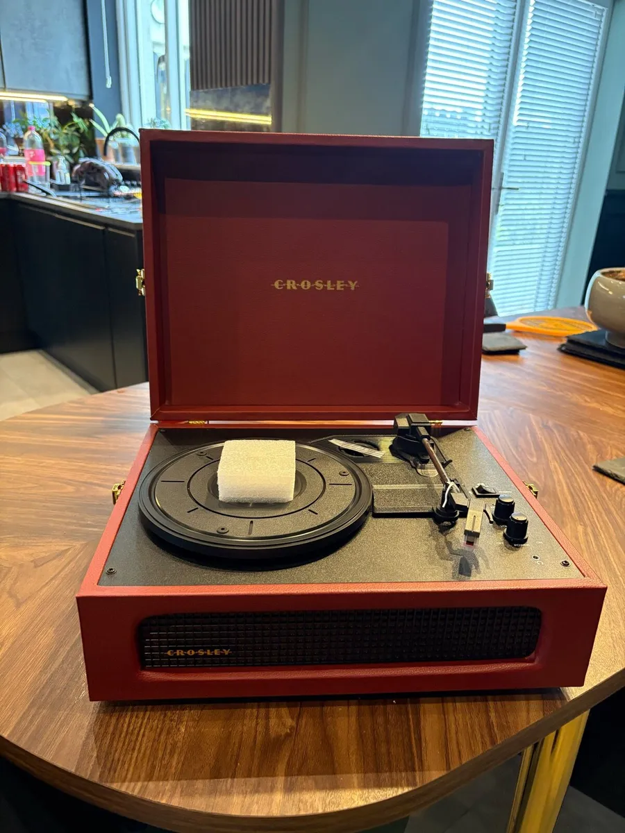 VOYAGER 2-WAY BLUETOOTH RECORD PLAYER - Image 1