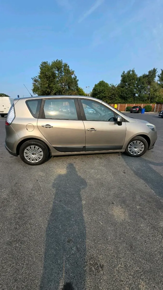 Renault Scenic  2012 - Image 3