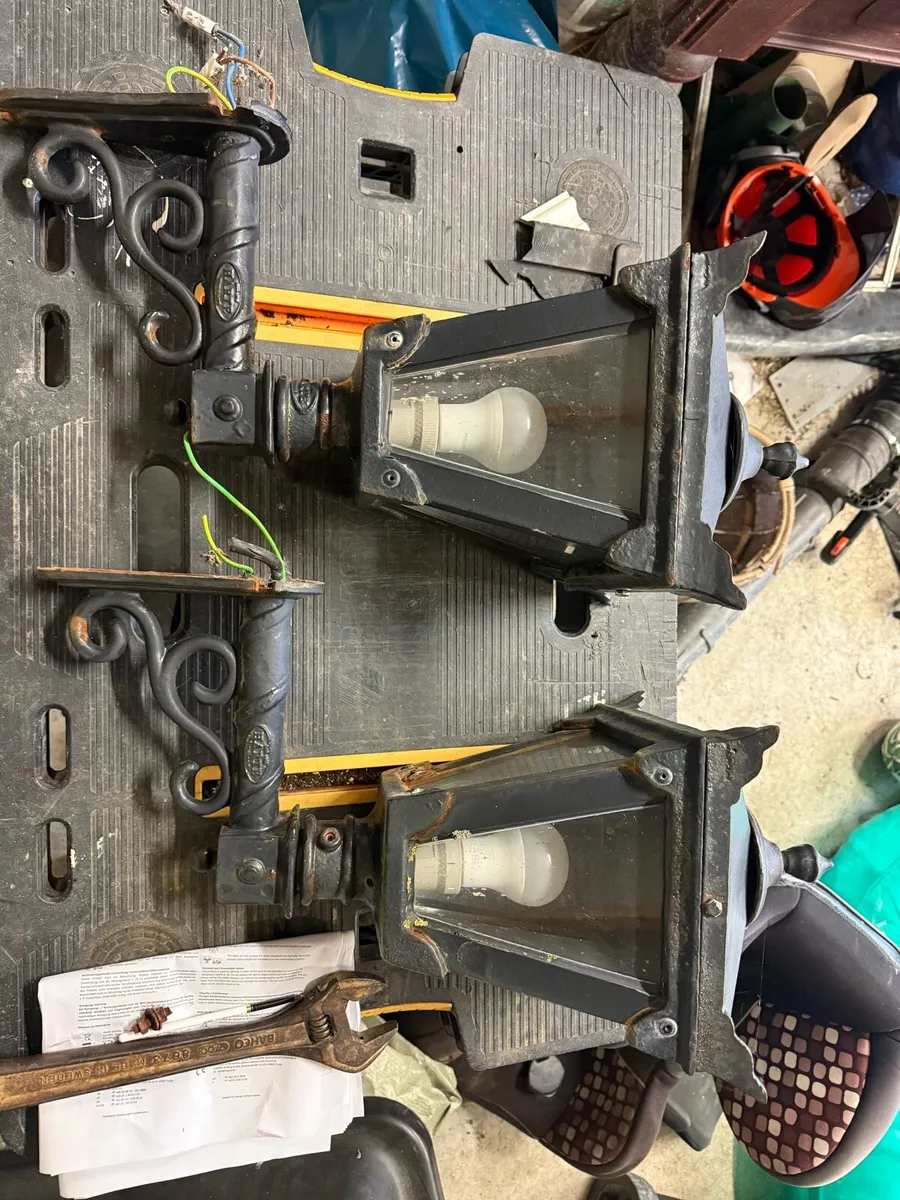 Cast iron wall lights Harte - Image 4