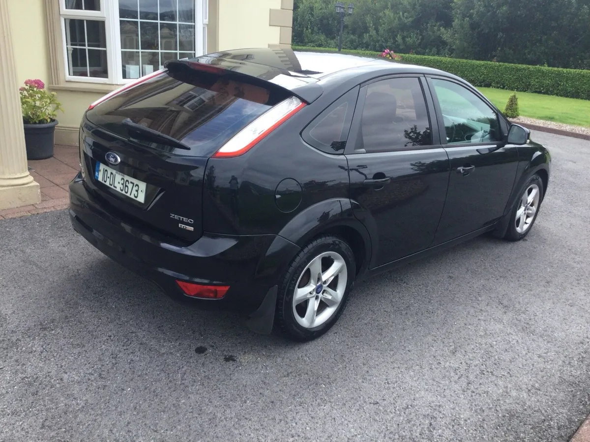 Ford Focus 2010 - Image 3