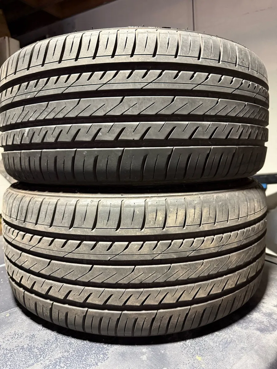 Tires 245 35 19 - Image 1
