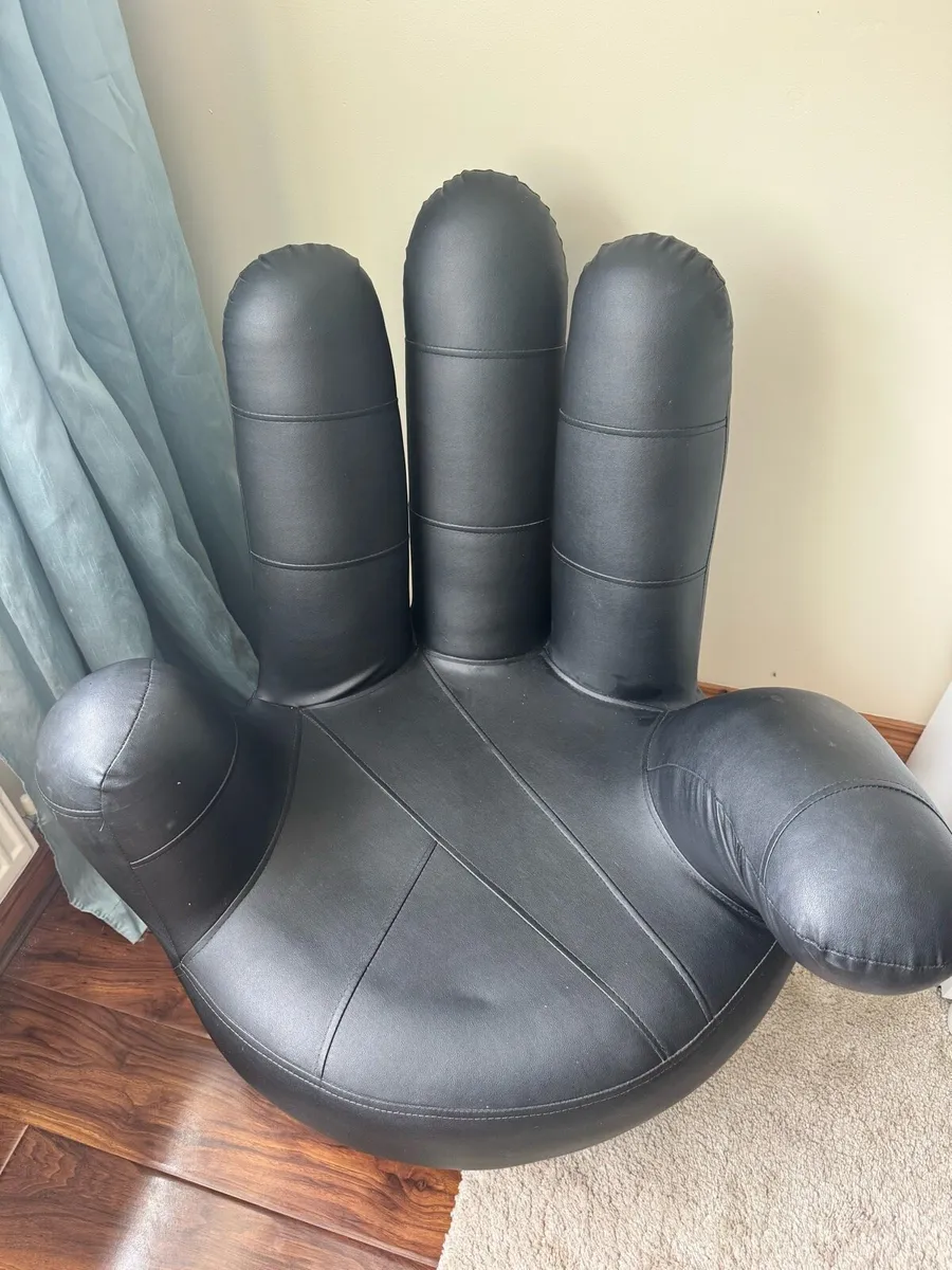 Black leather hand shaped chair - Image 2