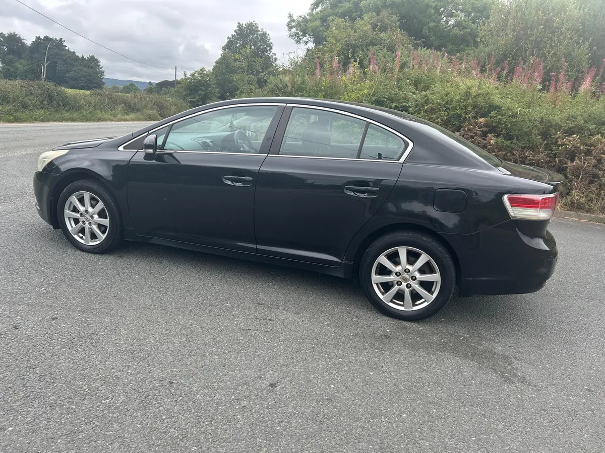 10 TOYOTA AVENSIS - Image 2