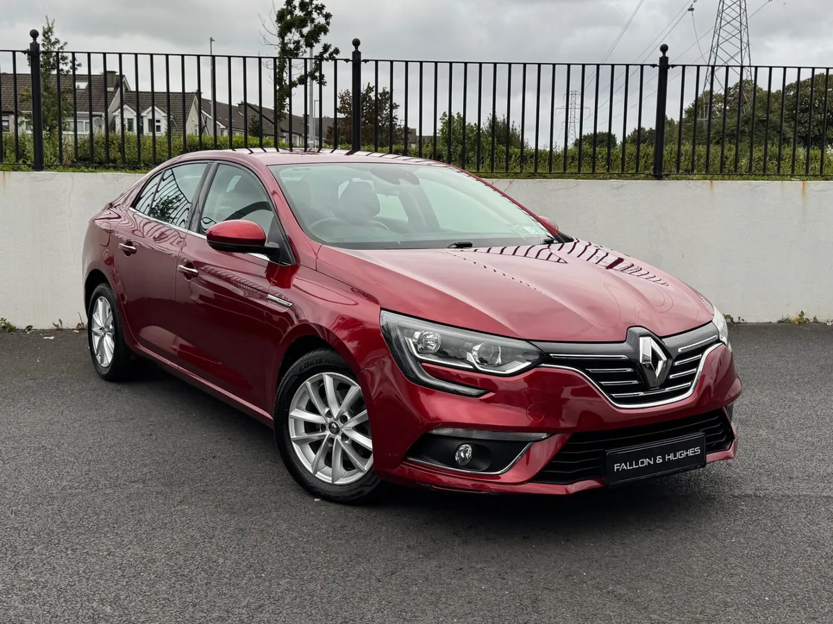 Renault Megane GRAND COUPE DYNAMIQUE AUTOMATIC - Image 3