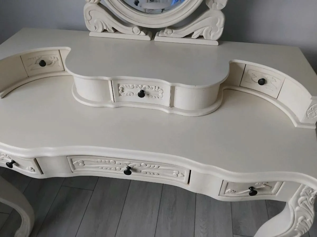Dressing table - Image 2