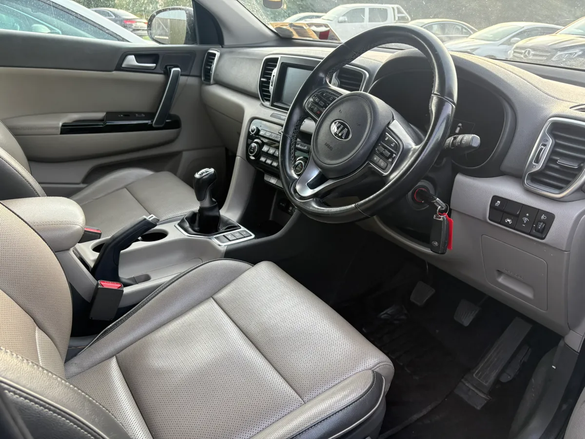 2018 Kia Sportage Platinum 1.7 CRDi - Image 2