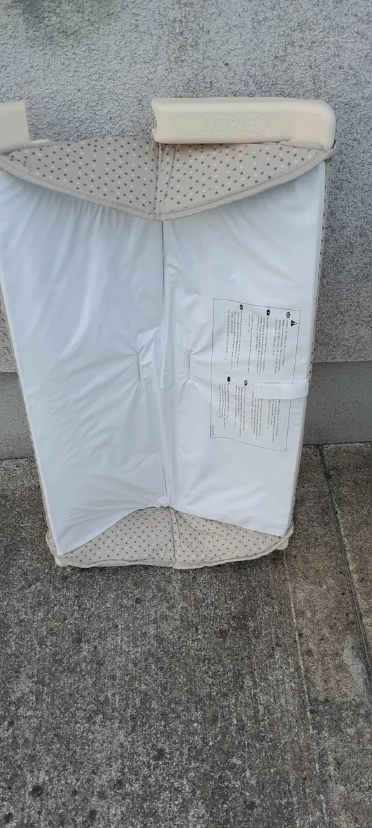 Travel cot - Image 4