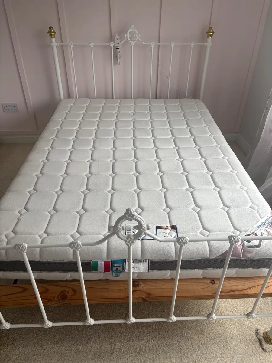 Bed - Image 2