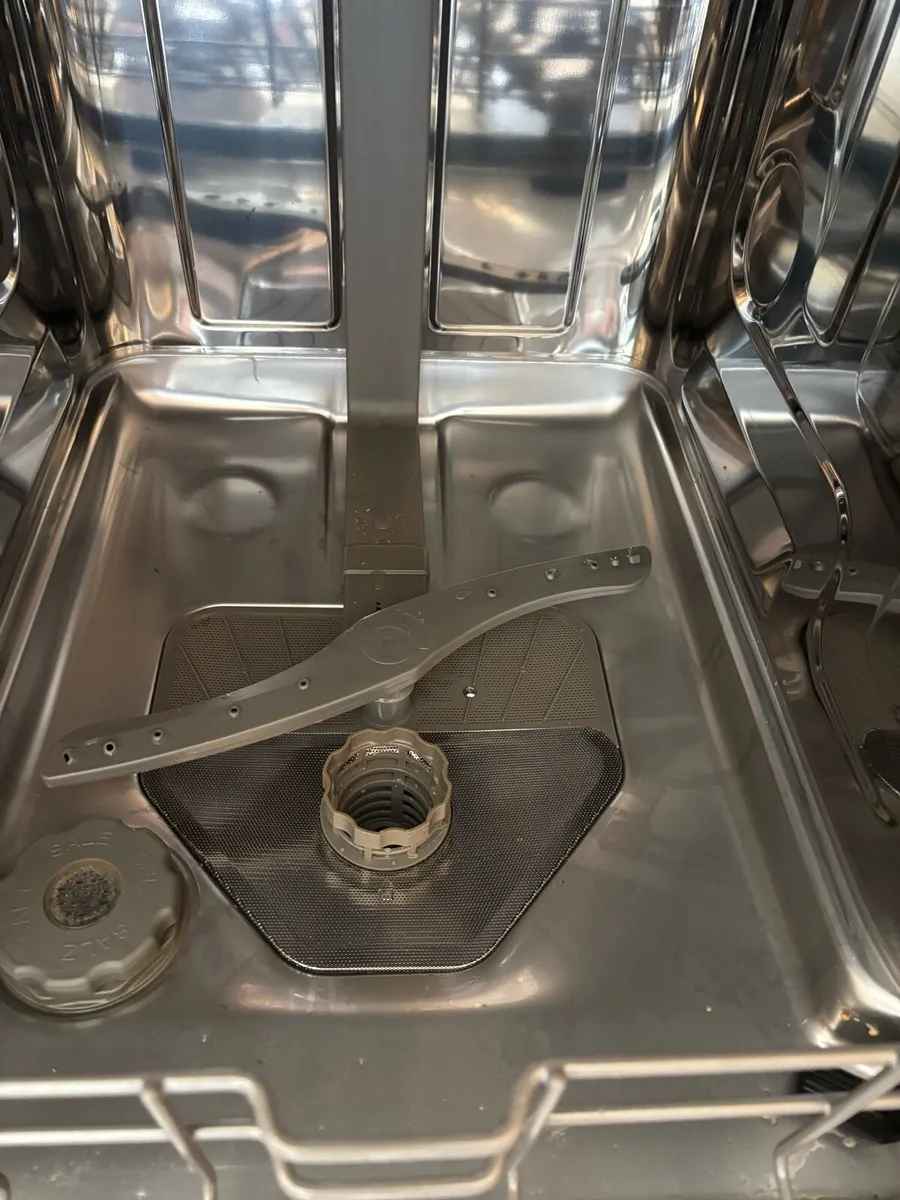 Dishwasher - Image 2