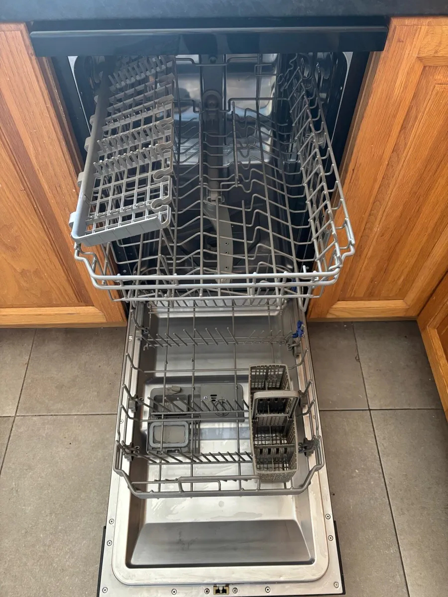 Dishwasher - Image 3